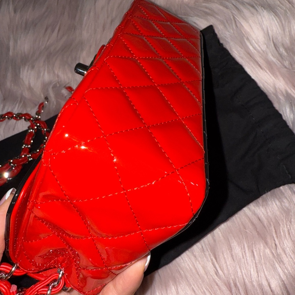 CHANEL Red and Black Patent Calfskin Quilted Mini Rectangular Flap bag - Picture 8 of 11